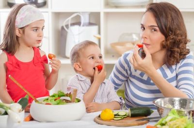 como ayudo a mi hijo a comer verduras - superfriends